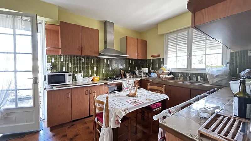 Maison - 236 m² - 7 pièces