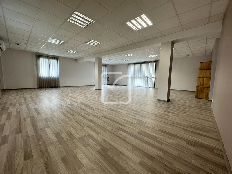 Appartement - 168 m² - 10 pièces