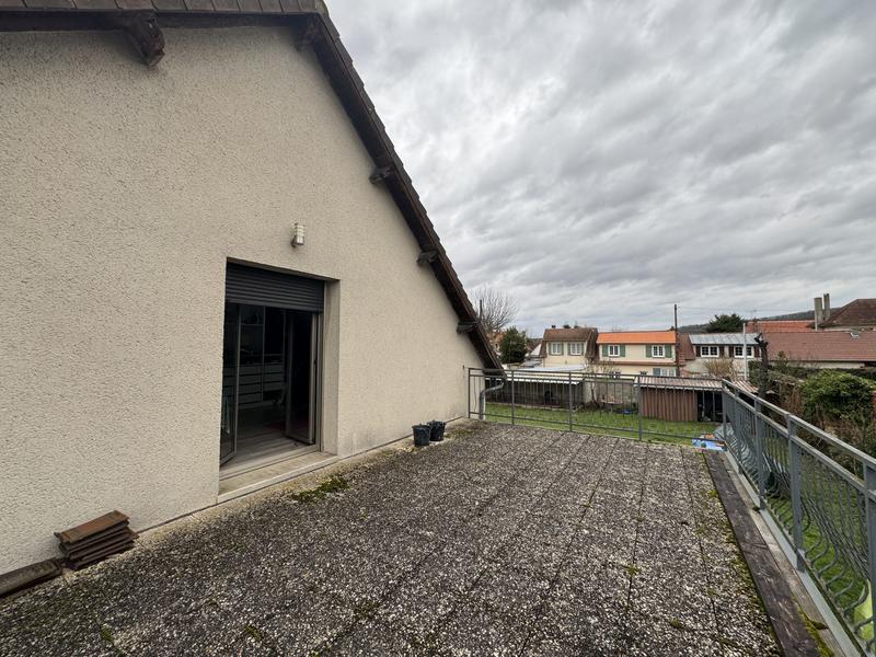 Maison - 210 m² - 6 pièces