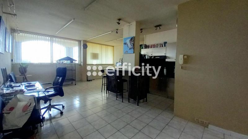 Bureau - 67 m² - 1 pièce