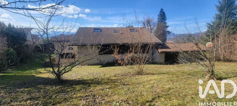 Maison - 210 m² - 9 pièces