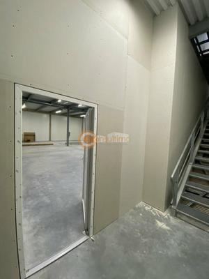 Local d'activité / Entrepôt - 374 m²
