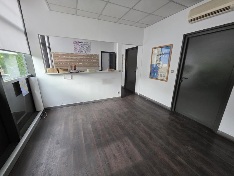 Entrepôt - 2 860 m²