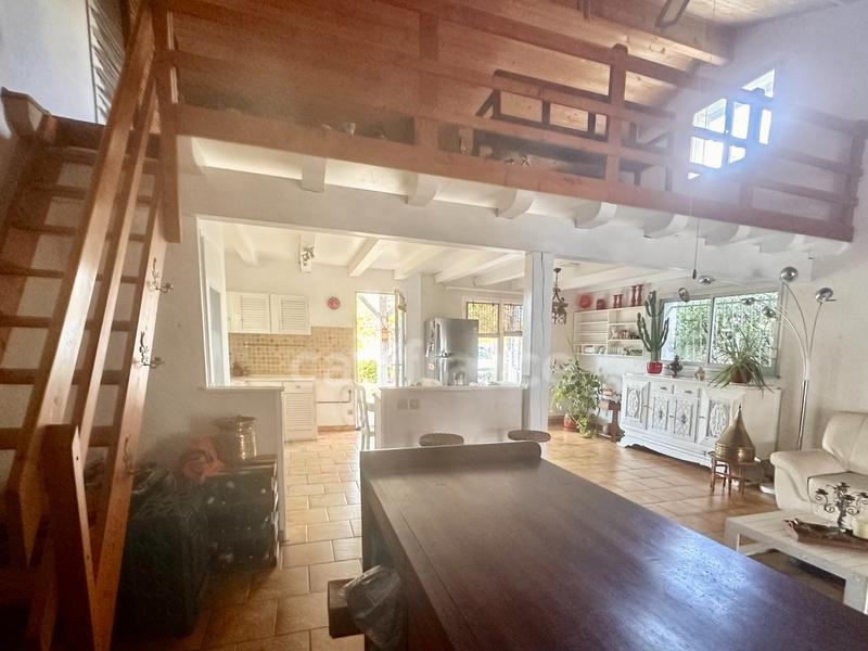 Maison - 104 m² - 4 pièces