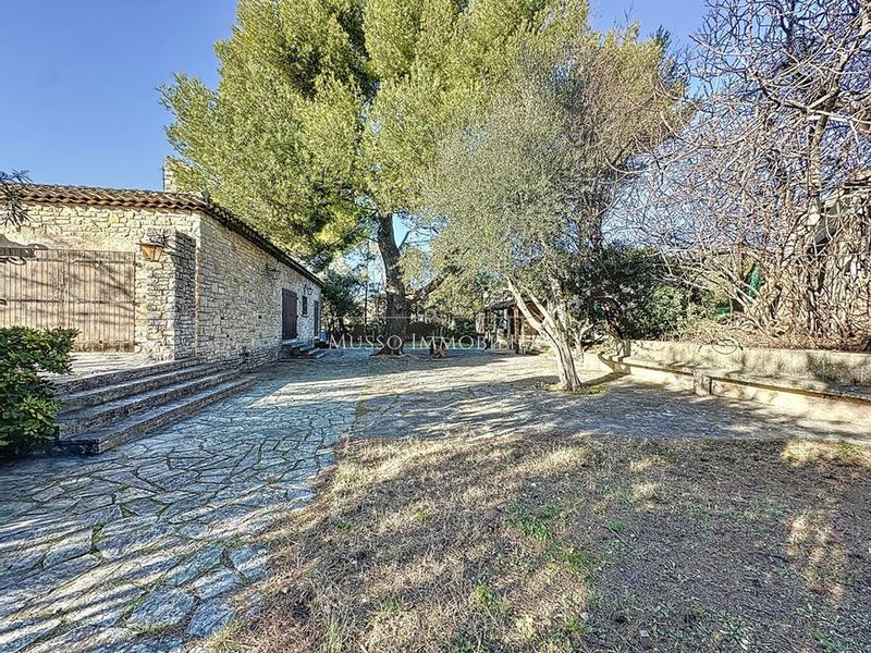 Maison provençale - 440 m² - 7 pièces