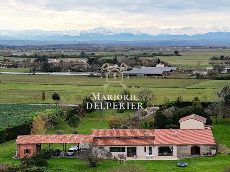 Maison - 422 m² - 10 pièces