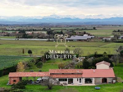 Maison - 422 m² - 10 pièces