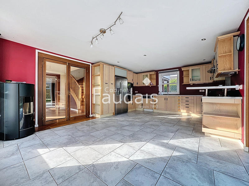 Maison - 189 m² - 6 pièces