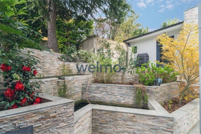 Maison - 210 m² - 9 pièces