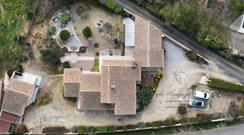 Maison - 177 m² - 7 pièces