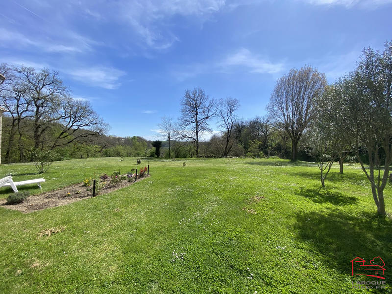 Maison - 239 m² - 5 pièces