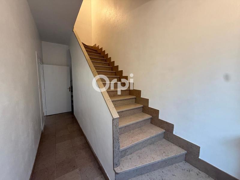Maison - 210 m² - 10 pièces