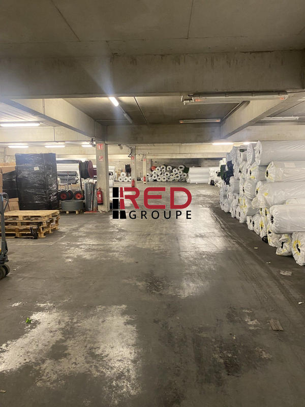 Entrepôt - 2 100 m²