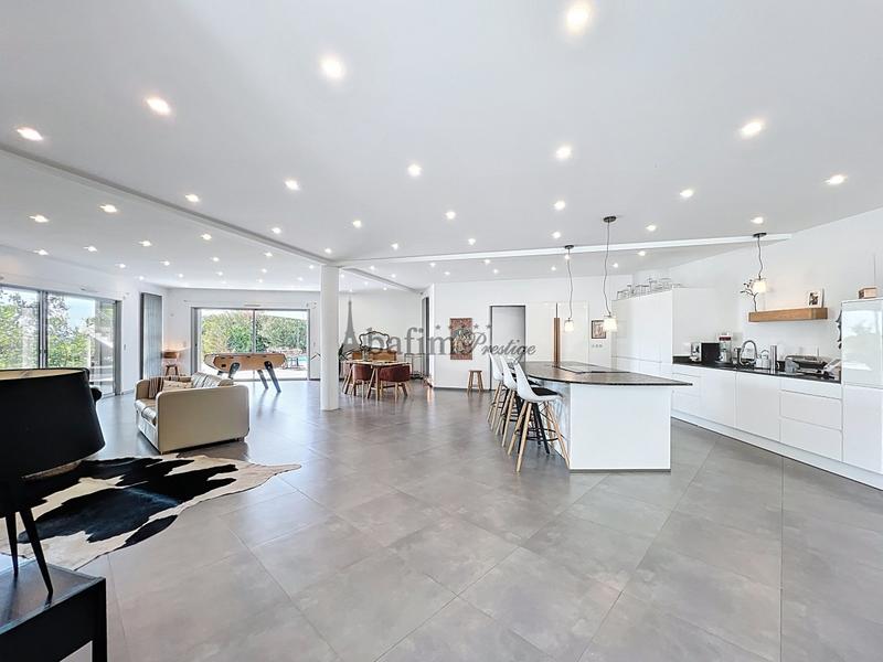 Château - 350 m² - 13 pièces