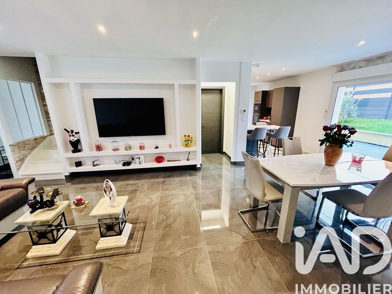 Maison - 140 m² - 5 pièces