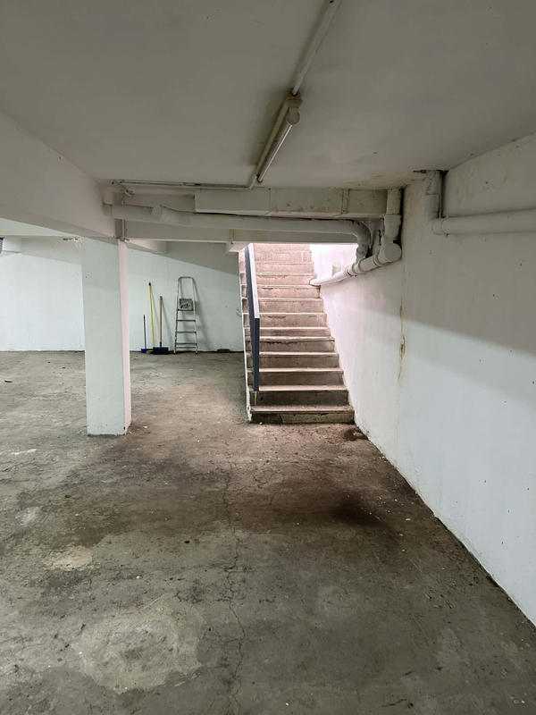 Local commercial - 319 m²