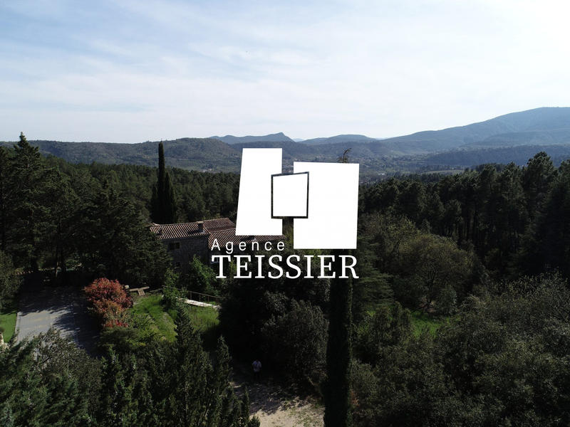 Maison - 204 m² - 8 pièces