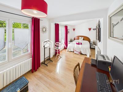 Maison - 189 m² - 6 pièces