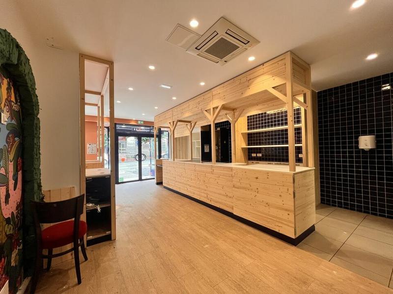 Local commercial - 180 m²