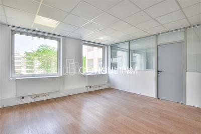 Bureau - 374 m²