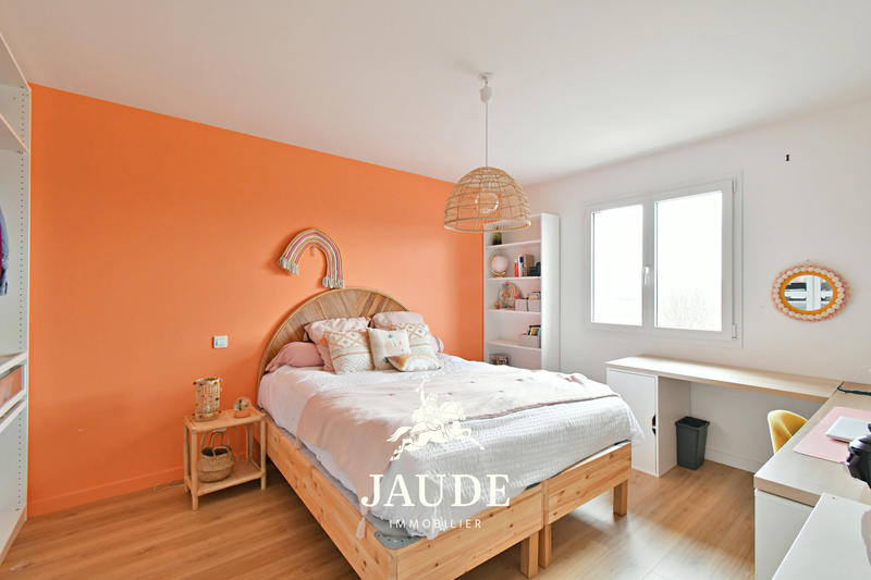 Maison - 236 m² - 9 pièces