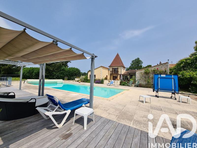 Maison - 450 m² - 20 pièces