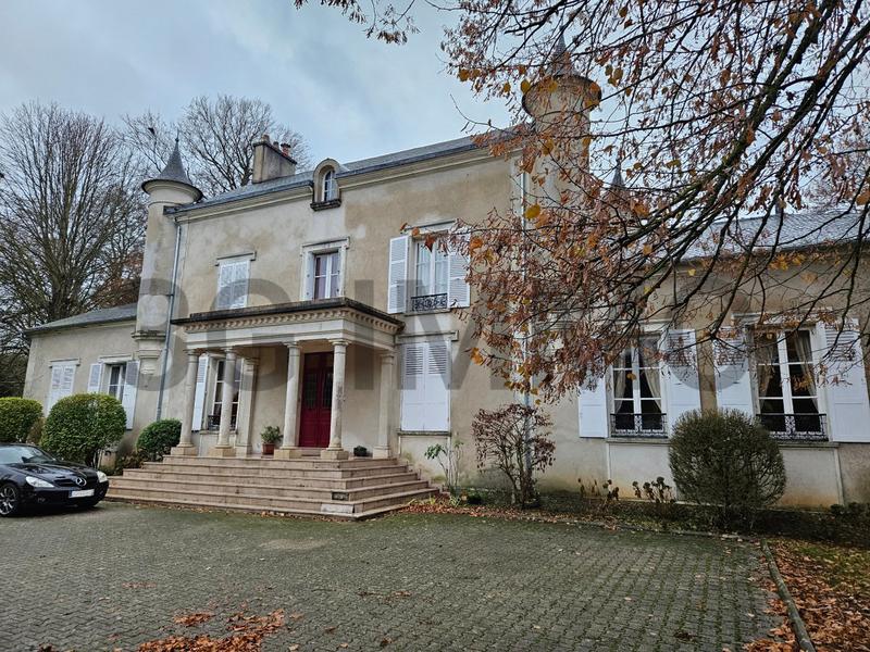 Maison - 375 m² - 15 pièces