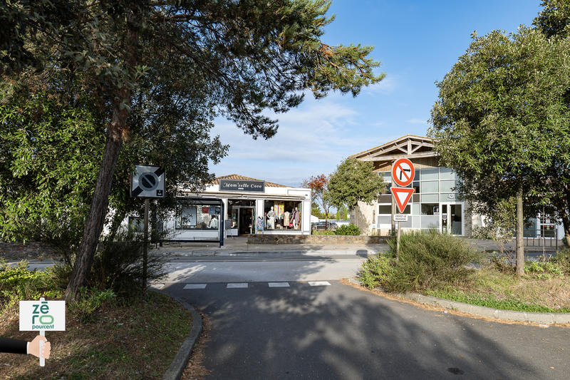 Fonds de commerce - Magasins - 150 m²