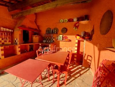 Maison - 235 m² - 7 pièces