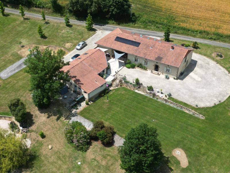 Maison - 345 m² - 11 pièces