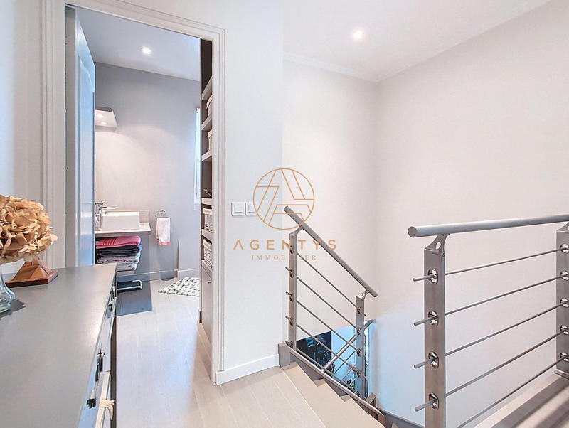 Maison - 87 m² - 6 pièces