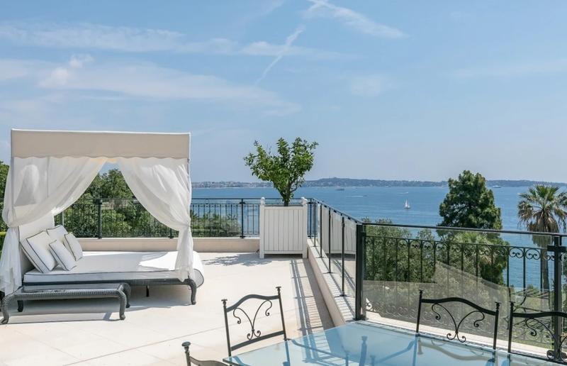 Villa - 1 000 m² - 18 pièces