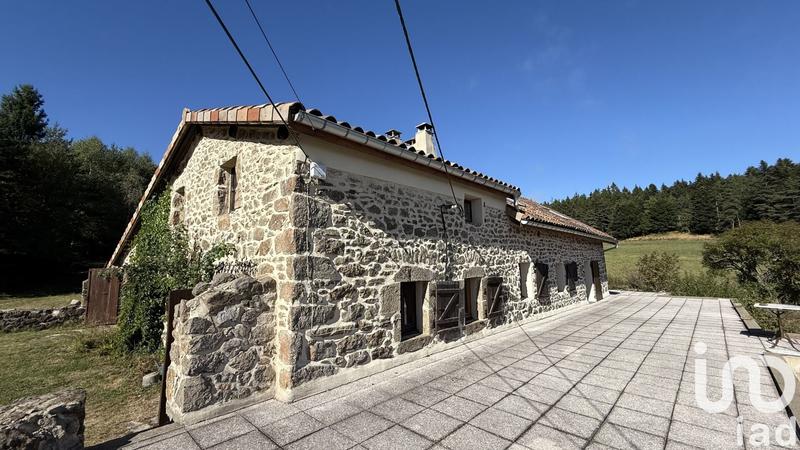 Maison - 214 m² - 7 pièces