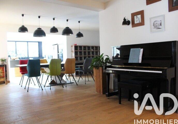 Maison - 195 m² - 9 pièces