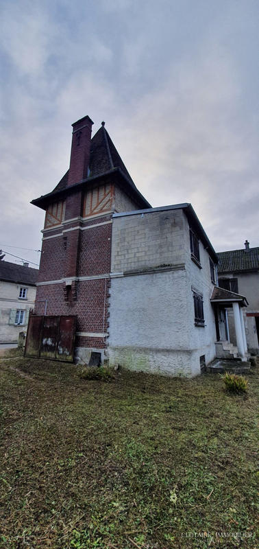 Maison ancienne - 400 m² - 10 pièces