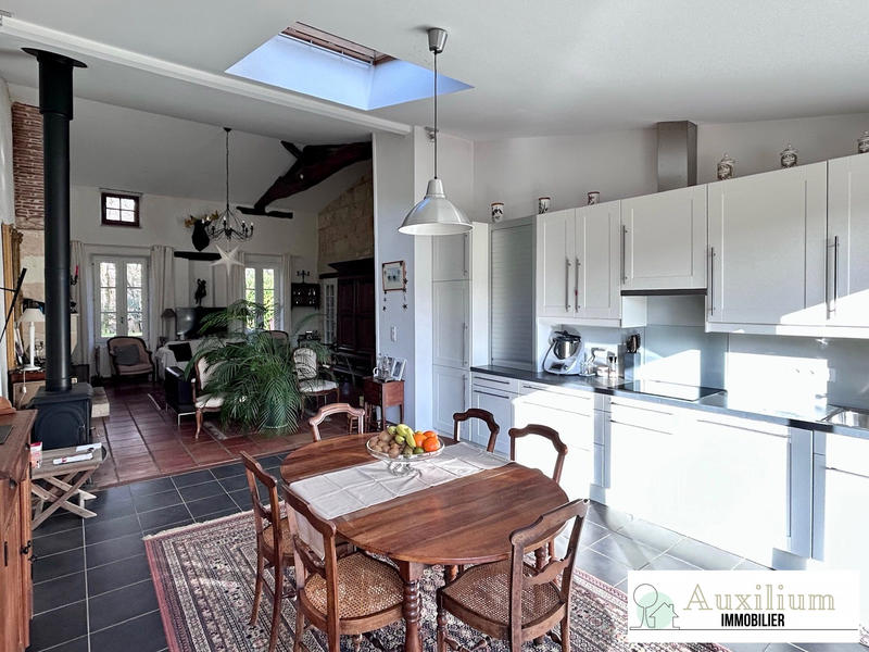 Maison ancienne - 196 m² - 9 pièces