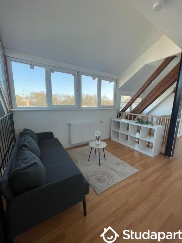 Chambre - 9 m² - 1 pièce