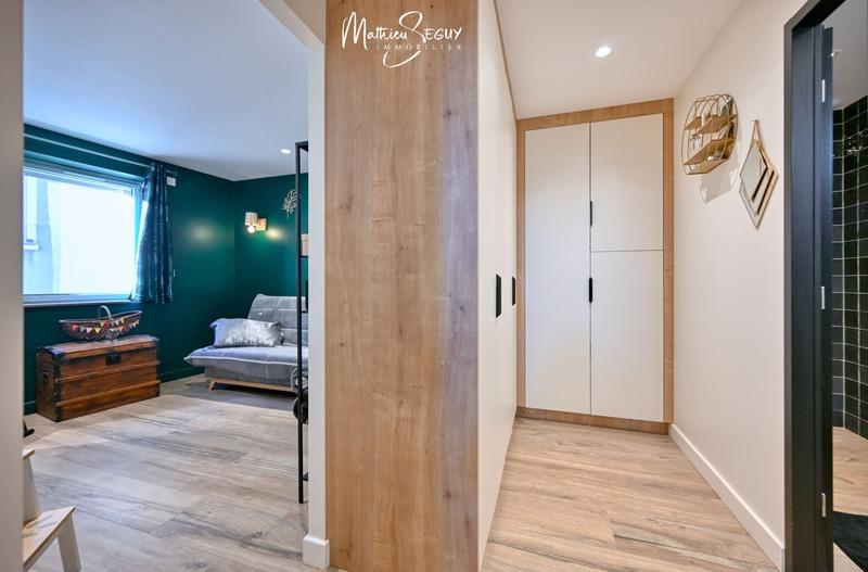 Maison - 216 m² - 8 pièces