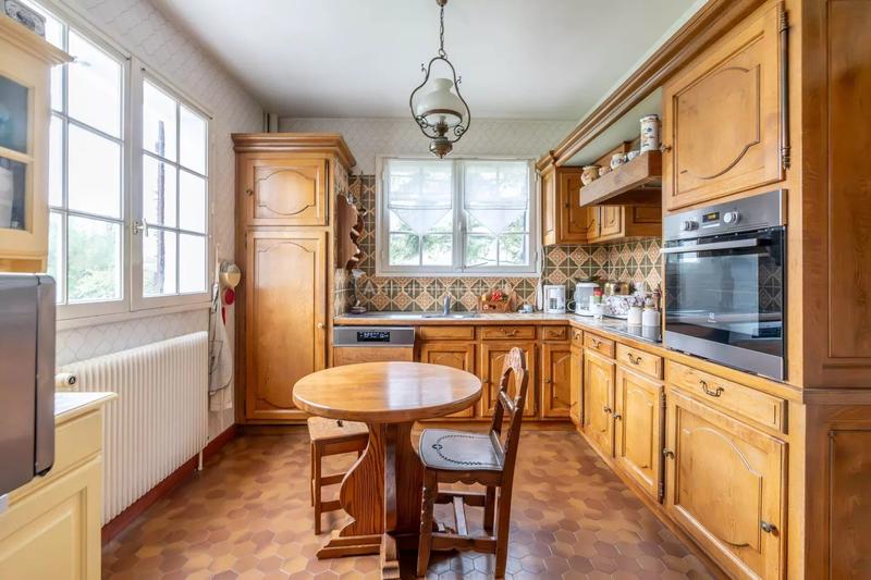 Maison - 210 m² - 9 pièces