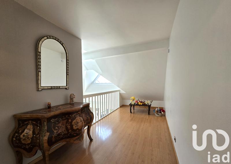 Maison - 219 m² - 8 pièces