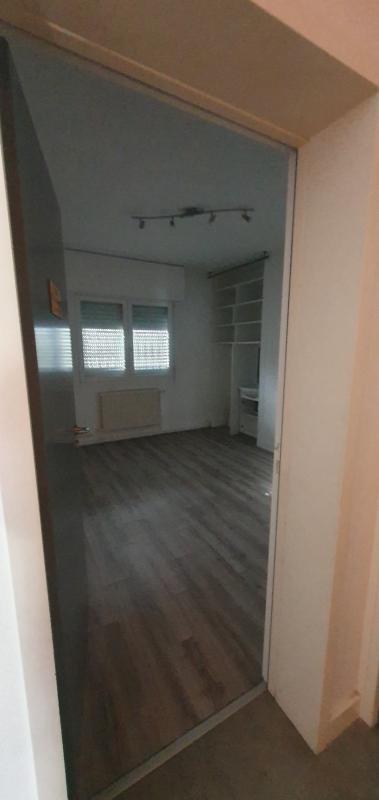 Local d'activité / Entrepôt - 334 m² - 12 pièces