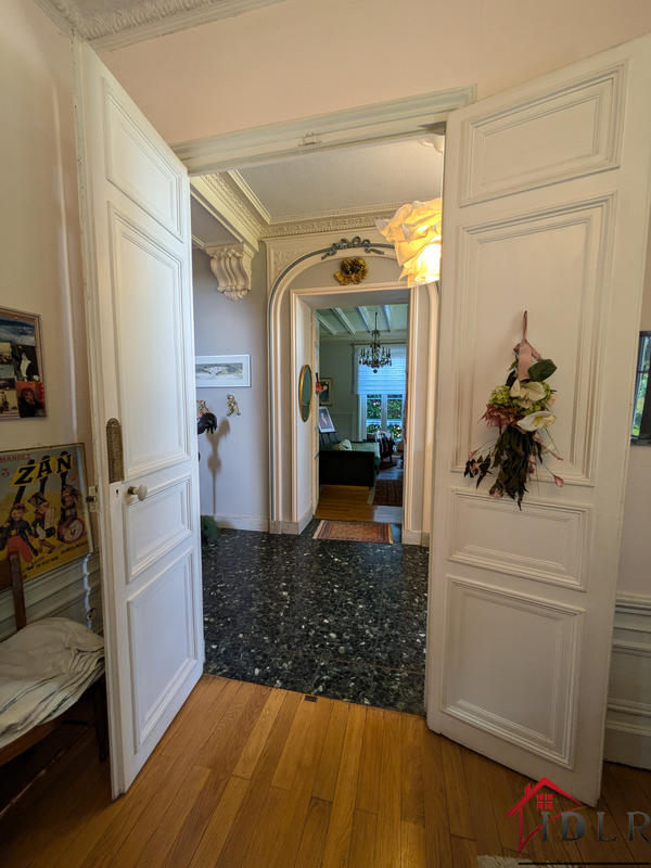 Villa - 270 m² - 12 pièces