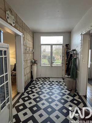 Maison - 317 m² - 12 pièces