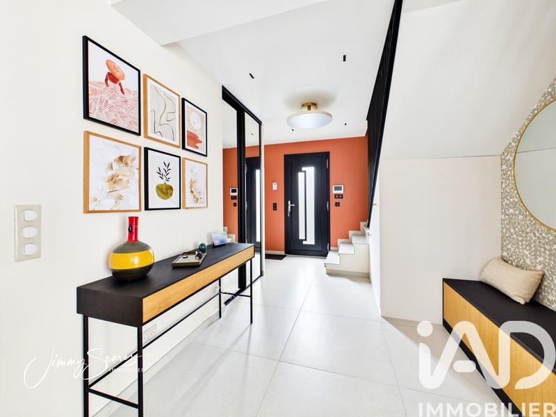 Maison - 190 m² - 8 pièces