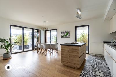 Appartement - 136 m² - 6 pièces