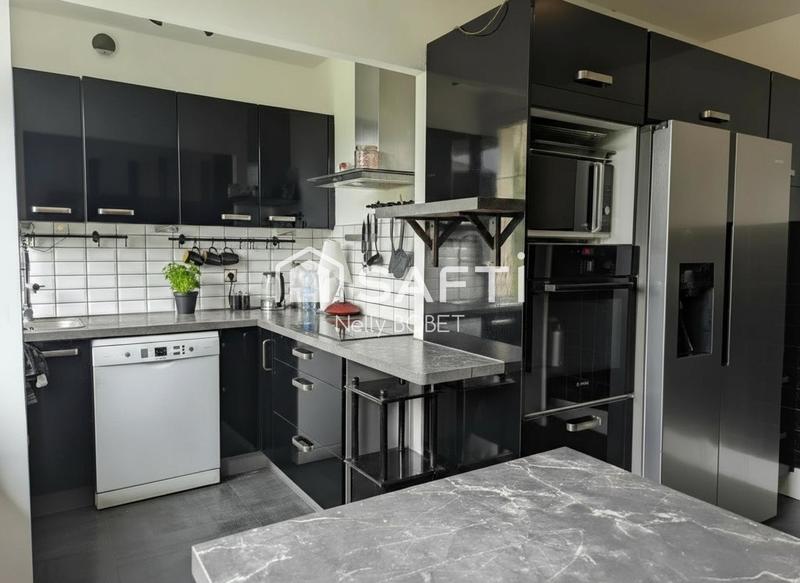 Maison - 175 m² - 9 pièces