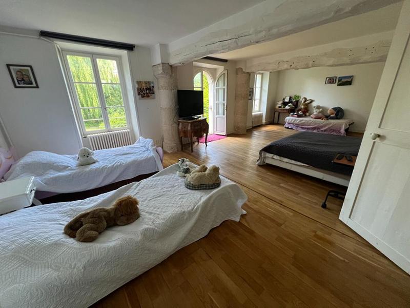 Maison - 474 m² - 10 pièces