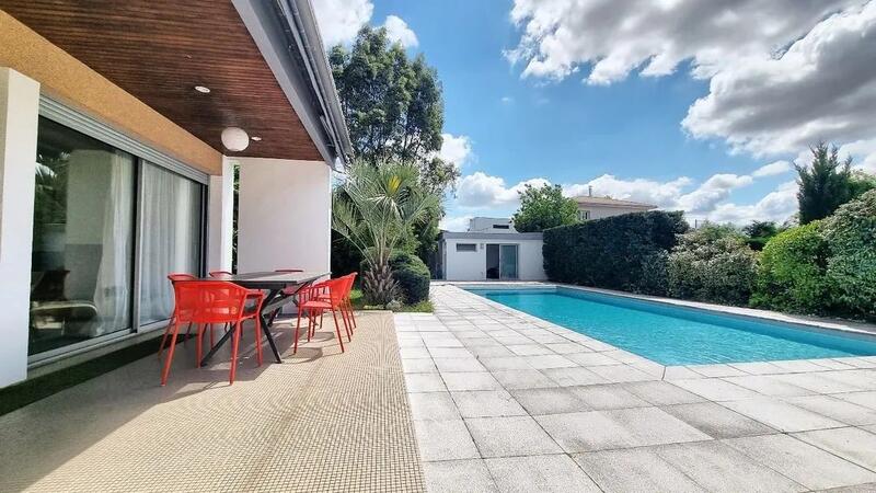 Maison - 199 m² - 7 pièces