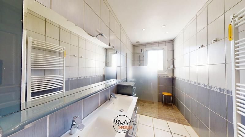 Maison - 107 m² - 6 pièces