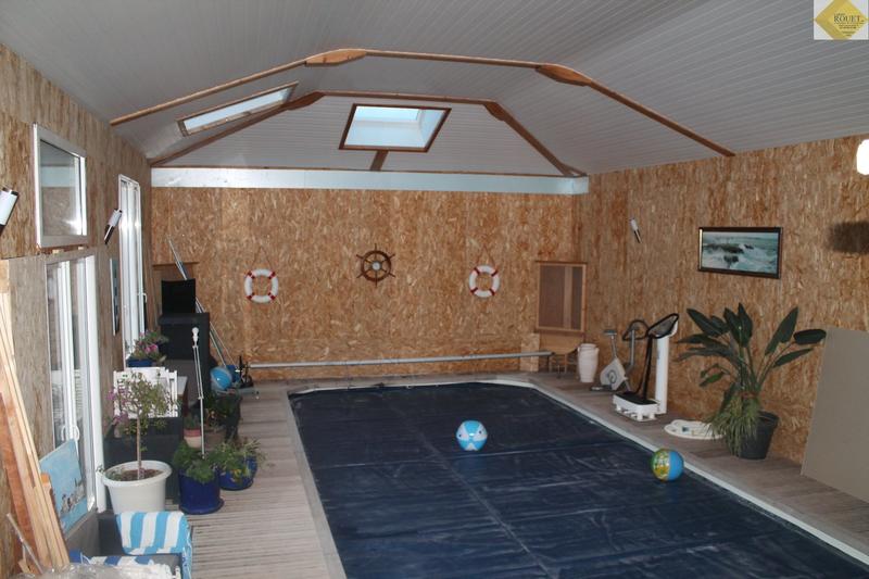 Maison - 230 m² - 9 pièces